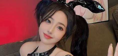长腿九头身女神 酒店约肌肉男 翘着蜜桃臀被